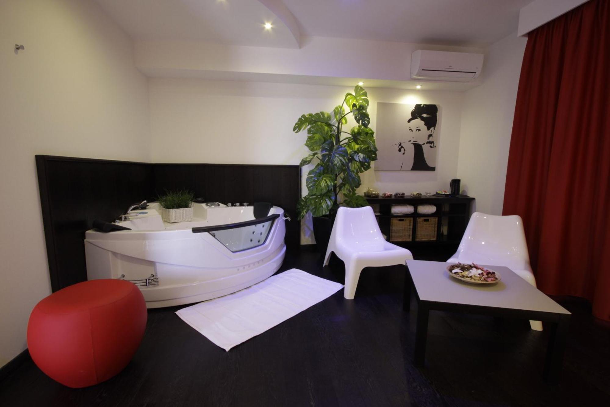 Hotel Paradise Airport Forlì Екстериор снимка