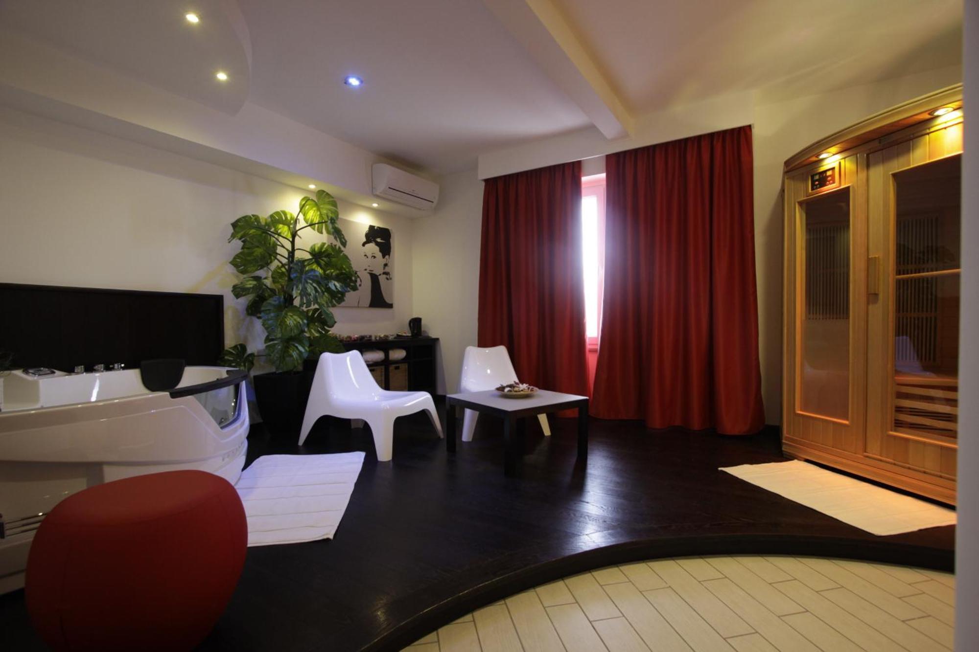 Hotel Paradise Airport Forlì Екстериор снимка