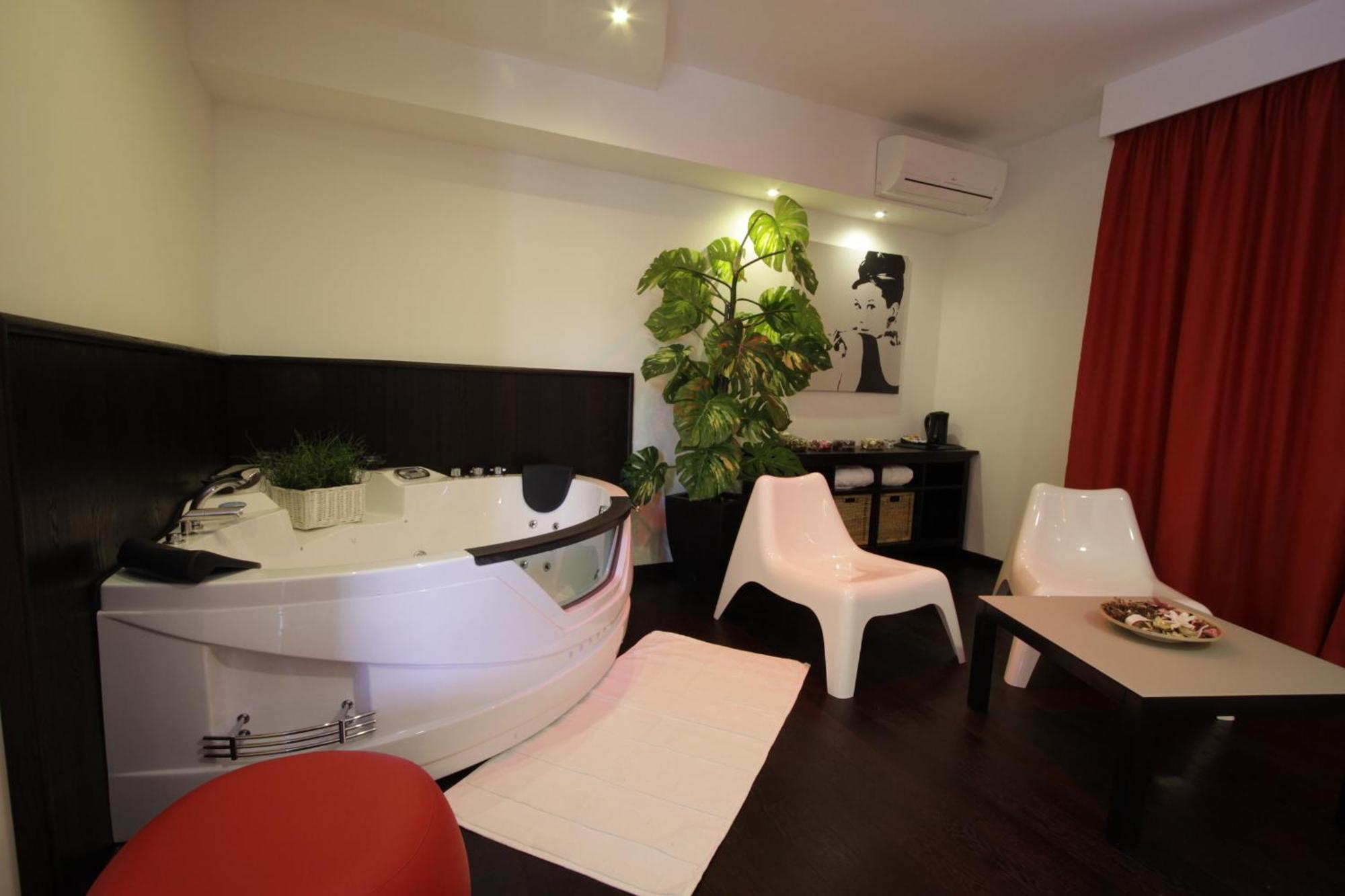 Hotel Paradise Airport Forlì Екстериор снимка