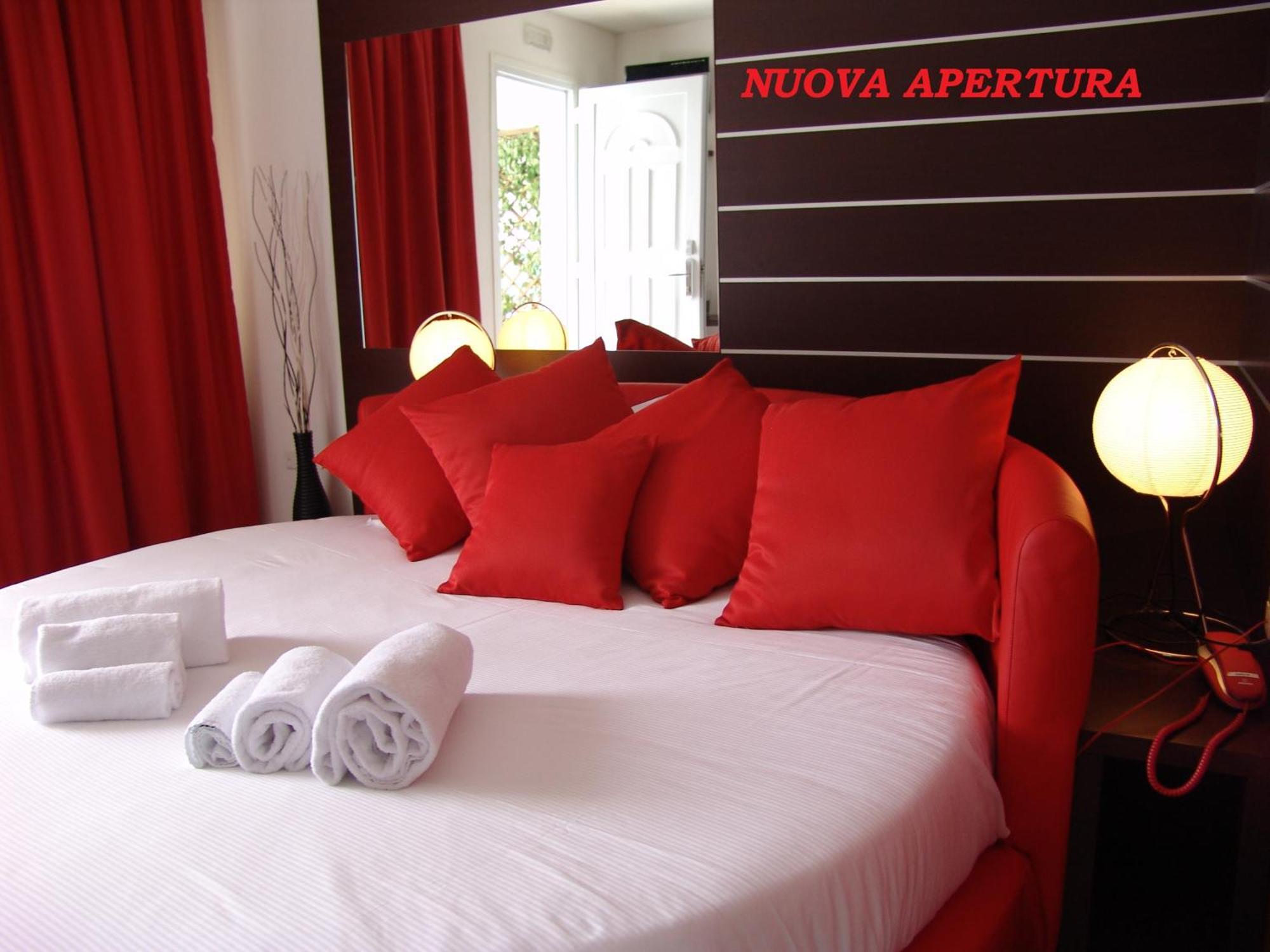 Hotel Paradise Airport Forlì Екстериор снимка