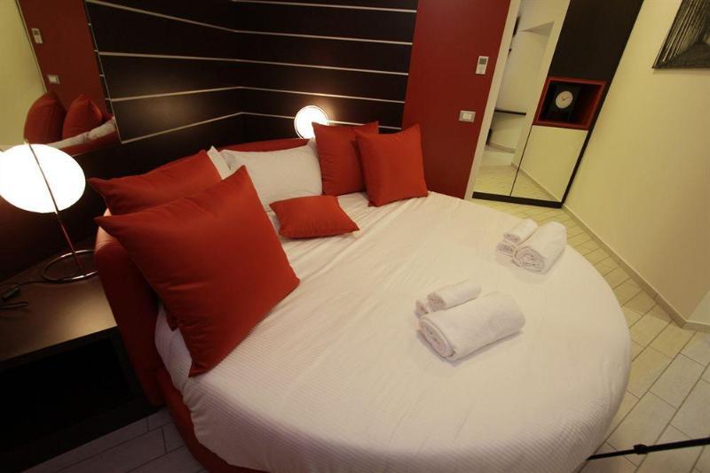Hotel Paradise Airport Forlì Екстериор снимка