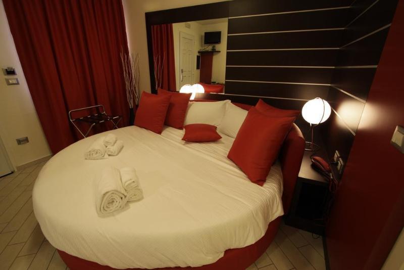 Hotel Paradise Airport Forlì Екстериор снимка
